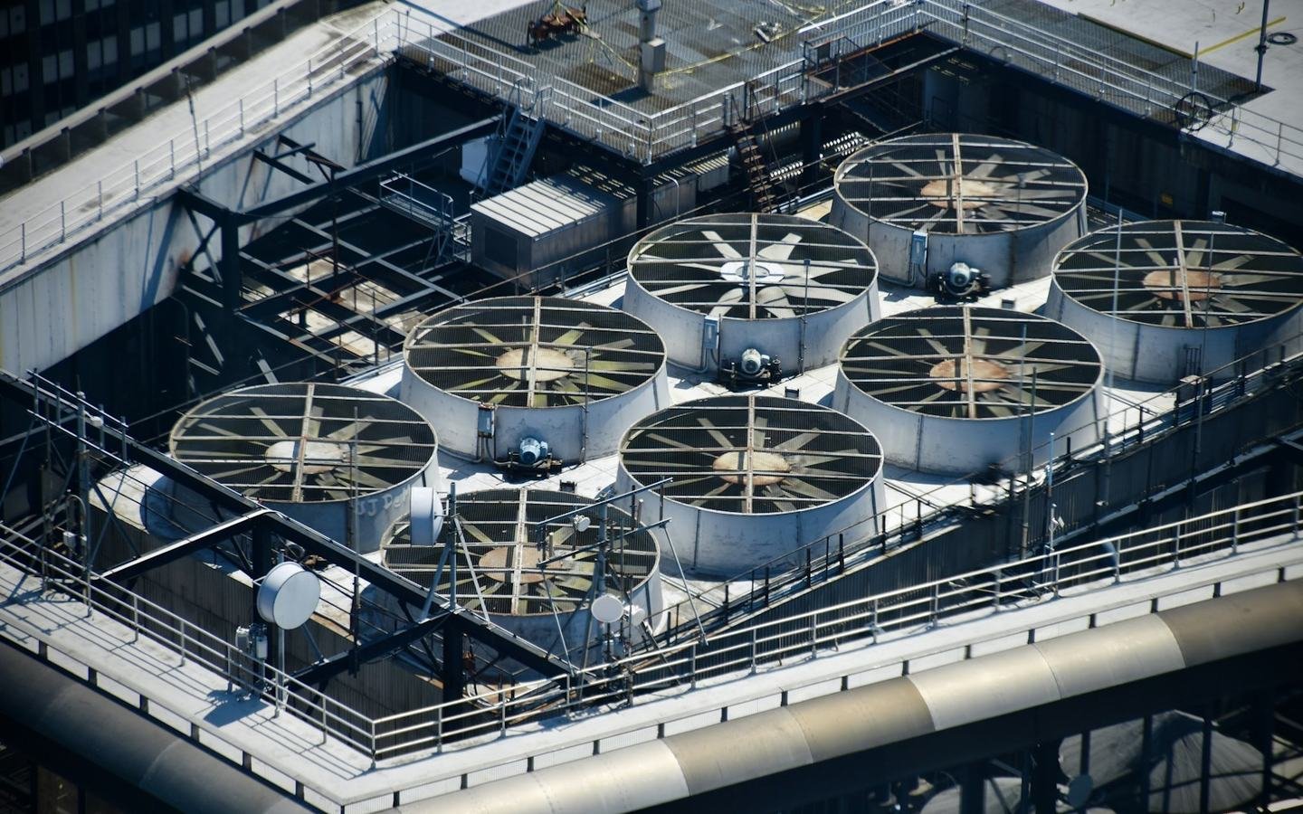 Rooftop cooling plant with large fans